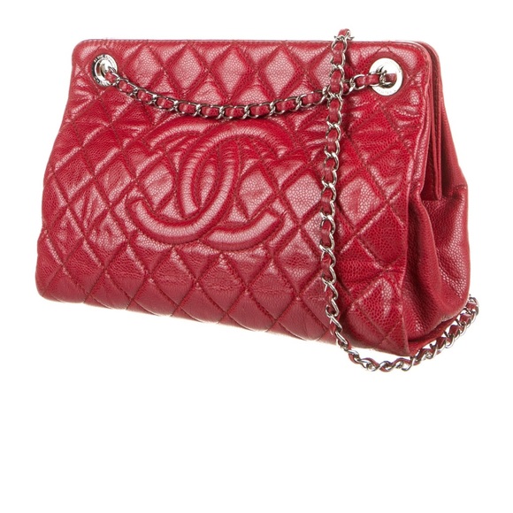 Chanel tote style handbag with versatile chain detail and silver tone hardware - Picture 3 of 5